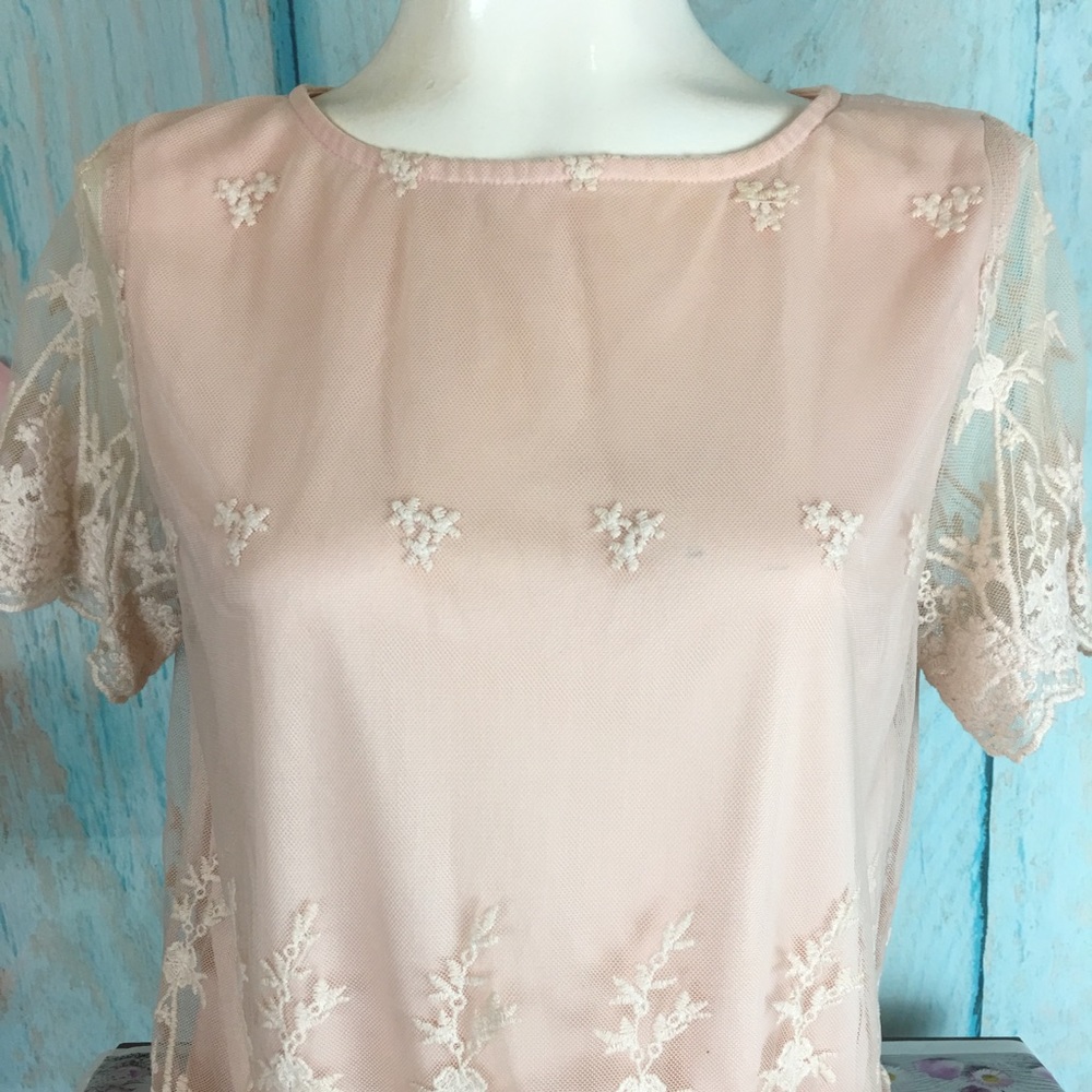 A’gaci Size L, Crochet Sleeves Crop Top.